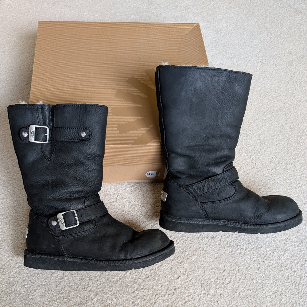 UGG Kensington Leather Boot, W 9, Black